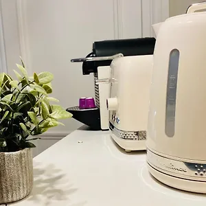 https://pompidou-roomcentre.fr-paris.fr